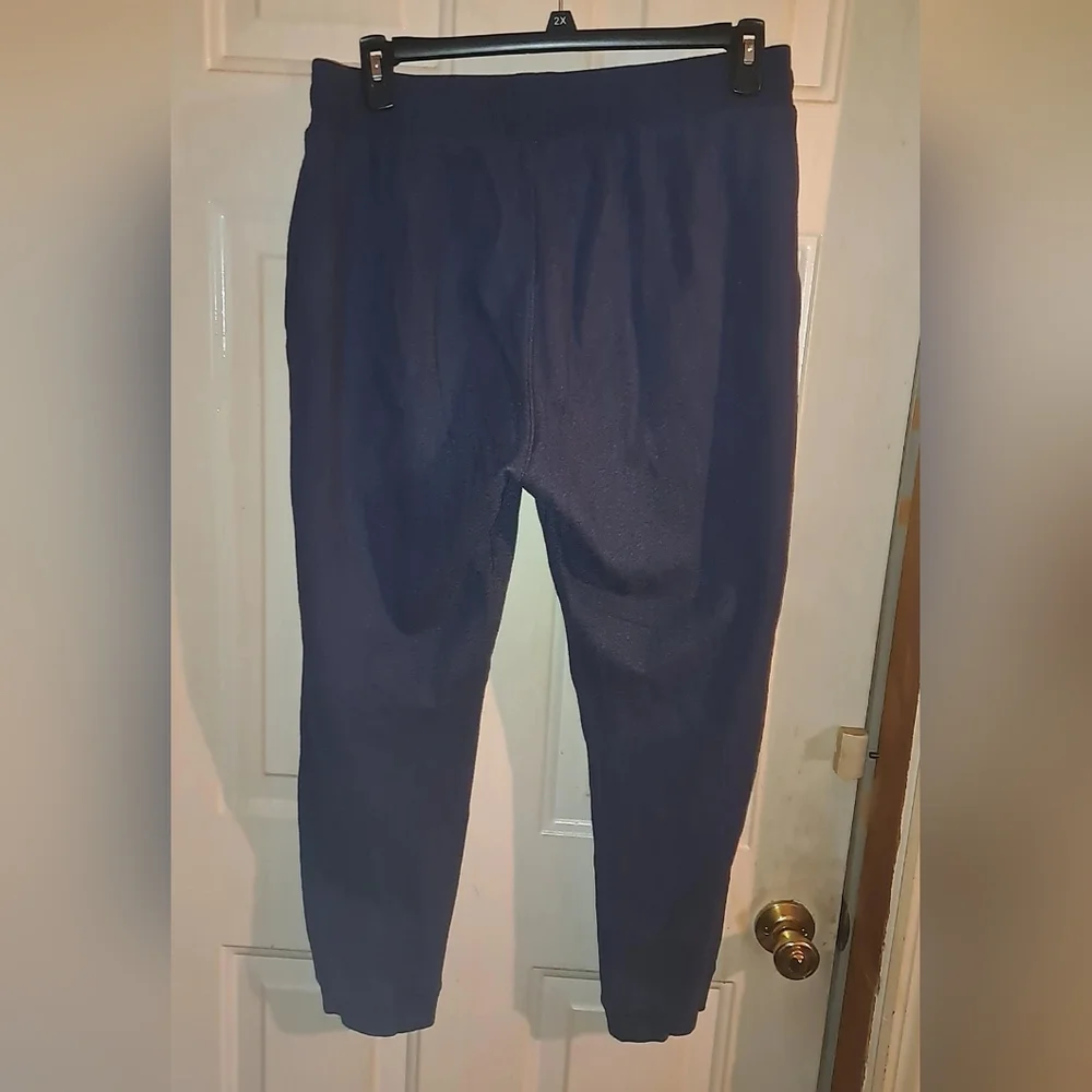 Under Armor joggers with elastic cuff bottoms and draw strings. - Picture 2 of 5
